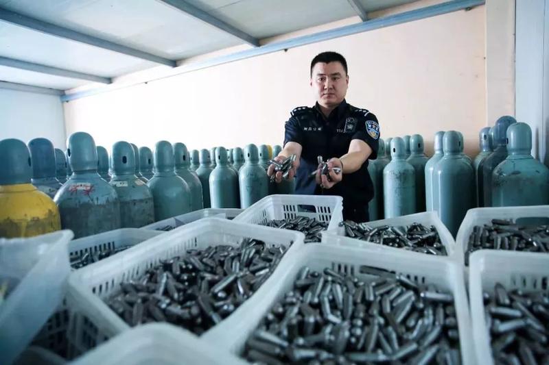 “致命化學師”終被端！即墨一“搞笑”團伙的瘋狂之旅與覆滅記